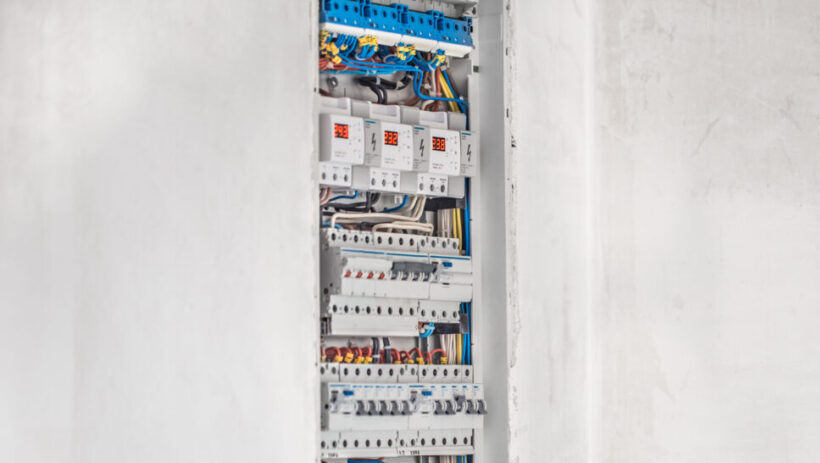 Milyen Fi-relé kell a klímához? – A biztonság, ami megmentheti a gépedet (és az életedet)